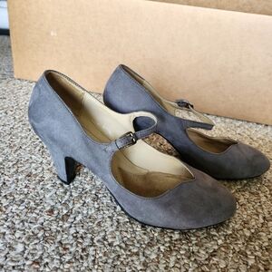 Gray suede heel | size 10 | Naturalizer